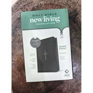 NLT GIANT PRINT COMPACT / LEATHER COVER WITH ZIPPER / RED LETTER / ACTUAL SIZE: 8x5.5 x1.5 inches