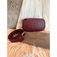 葆蝶家 腰包 織皮 閒置全新未使用 Bottega Veneta 枣紅編織（附皮帶）可做斜挎包