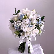 【鮮花】白綠藍色玫瑰藍星花經典半圓鮮花捧花