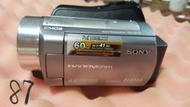 硬碟60G新力DCR-SR220攝影機，功能正常唯影像出不來，商品內容有詳細說明。
