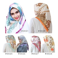 Fabulous Design Flower Printed Tudung Bawal S21_Bidang43