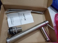 冷熱水龍頭