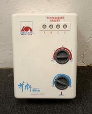 二手前衛牌電熱水器 電壓220V 有故障需自行送修 即熱式熱水器 瞬熱型熱水器 衛浴設備租屋自用皆適合 需自取及自行安裝