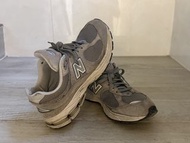 New Balance 2002R