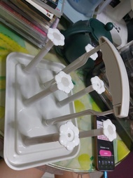 白色花形杯架 瀝水架 廚房用品