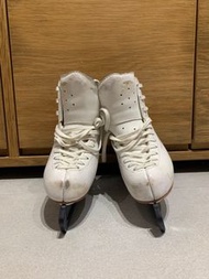 EDEA overturn 215花式溜冰鞋，配英國MK專業冰刀