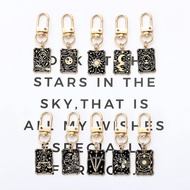 Keychain Retro Dark Oil Drip Alloy Accessories Tarot Pendant Keychain 810-1