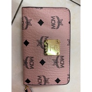 Pink women purse .....