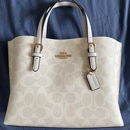 Coach 袋 mollie tote 25  (white monogram)