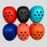 PLAIN CHILDREN'S BIKE HELMET, FOLDING BMX BIKE, SHADOW MODEL, HELMET