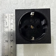 Outlet Output Ups ICA Outlet Outlet ICA UPS Uticon Socket output Ups