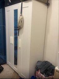 IKEA BRIMNES 三門衣櫃連鏡（5個月）