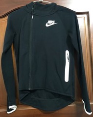 黑色Nike連帽外套（二手少穿，購於青埔outlet） 可台北、板橋、樹林火車站面交