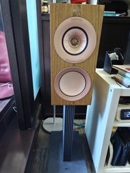 KEF R3 Meta