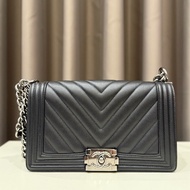 Chanel香奈兒 黑銀荔枝牛山型紋boy25
