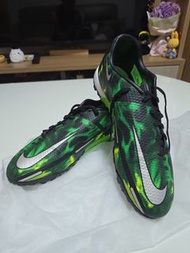 Nike Phantom 足球鞋