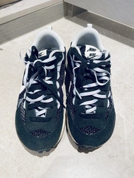 Nike Vaporwaffle Sacai 黑白色波鞋 US7
