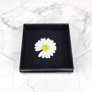 G Kwon Ji-Dragon ins Same Style Notch Daisy GD Badge Sunflower Accessories Brooch Peripheral Gift