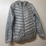 UNIQLO 男生輕羽絨外套
