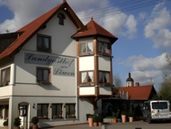 召赤司羅文酒店及餐廳 (Jauch's Lowen Hotel-Restaurant)