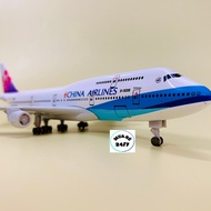 Airplane Model B747 20cm Scale 1:400 Brand "China Airlines"