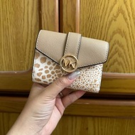 Michael Kors MK Carmen真皮馬毛扣式短夾