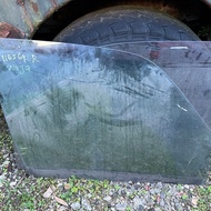 Front door glass, isuzu trooper bighorn UBS69. Original japan
