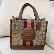 全新 COACH Dempsey Tote 22 焦糖/卡其 緹花拼皮革二用托特包 C8417