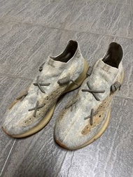 Yeezy380 9.5新 （鞋盒丟了）