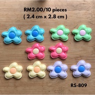 RM2.00/10 pieces @ 20 sen : RS-809 - Resin - Bunga - Flower - Glossy - 2.4 cm x 2.8 cm
