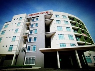 默迪卡套房飯店 (Merdeka Suites Hotel)