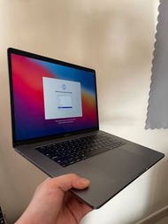 2018 15’Macbook (i9, 32gb ram, 1tb ssd)