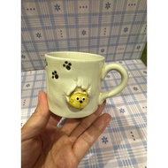 Swinging cups, 3D patterned cups