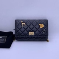 Chanel 二手Chanel香奈兒Woc2.55徽章限量款鏈條包，鐳射26開