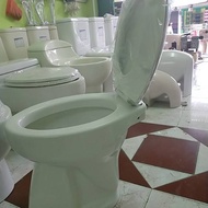 Closet duduk Toto model siram/manual Limited