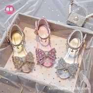 Girls' Party Shoes There Is A G7 Heel.