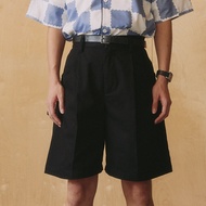 Headboyy - Pleat Barrel Shorts with Belt - กางเกงขาสั้นทรง Barrel ทรงหลวม - สีเบจ/ดำ