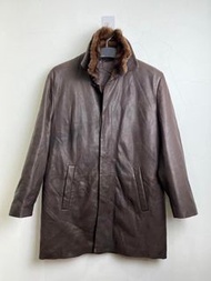 英國皇家御用品牌 GIEVES & HAWKES 咖啡色牛皮大衣 義大利製 【尺寸】：46號 肩寬 : 50、胸寬 : 59、袖長：61、全長(不含領) : 88 【新舊】：90%