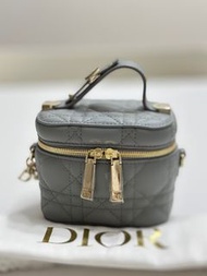 *LADY DIOR MICRO VANITY CASE (95%新, 2022年購入, 使用次數10次內)*