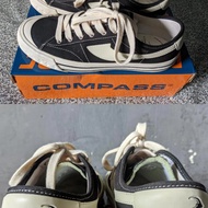 compass sepatu