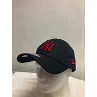 New Era 9Forty NY Yankees Black Cap Red Logo