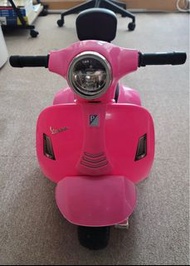 二手超級新淨 vespa 電單車  幼兒電動車 motor bike pink 粉紅色 $388 (街價 $899）