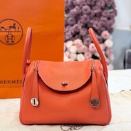 Hermès愛馬仕橙色銀扣Lindy26 C刻