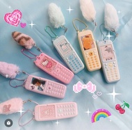日本代購 手袋 摺機 手提電話 禮物 少女 rement cinnamoroll 咕卡 小卡 手機 豹紋 samsung 千鳥格 sticker 玉桂狗 布甸狗 blackpink newjeans 