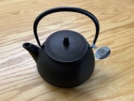 日本製 岩鋳 Iwachu 鉄瓶兼用急須 0.65L 黑色 南部鐵器鐵煮水器鐵煮水壼鐵茶壼 電磁爐適用 圍爐煮茶