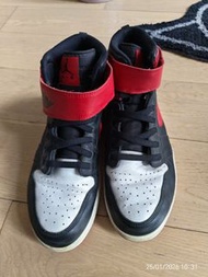 Air Jordan 1 HI FlyEase 男子運動鞋