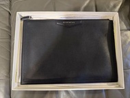Givenchy 黑色皮革手拿包