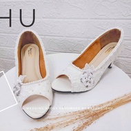 Open toe heels white floral