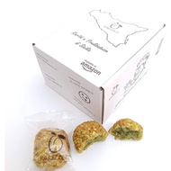 MUST EAT ITALY Pasta di mandorle Sicilian almond pastries with PISTACHIO with grains, in a nice gift
