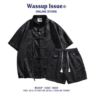 ชุดเสื้อเชิ้ตและกางเกงขาสั้นลำลองสไตล์จีนใหม่สำหรับผู้ชาย WASSUP ISSUE ฤดูร้อน 2024 ทรงหลวม น้ำหนักเ